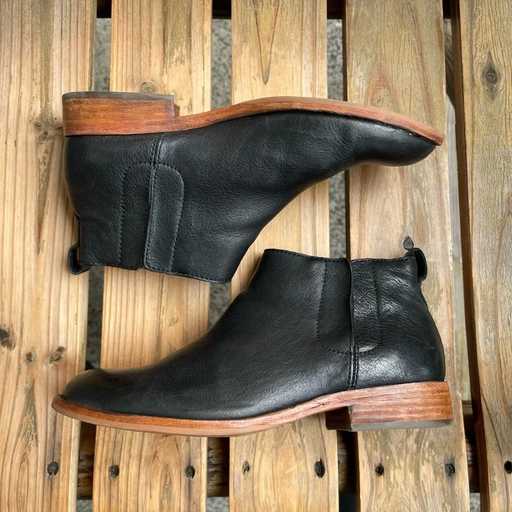 Kork-Ease Velma Black Leather Chelsea Boots Ankle Womens Size 7
